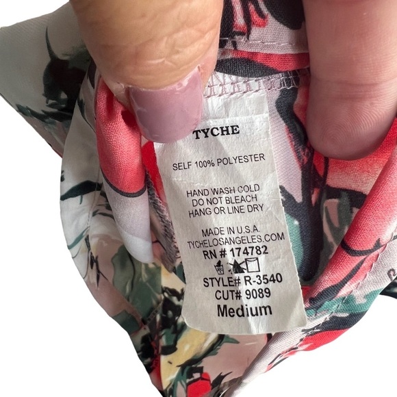 🌺TYCHE “Stand Out Romper” Size Medium -- Absolutely GORGEOUS!!!!🌺 - Picture 6 of 7